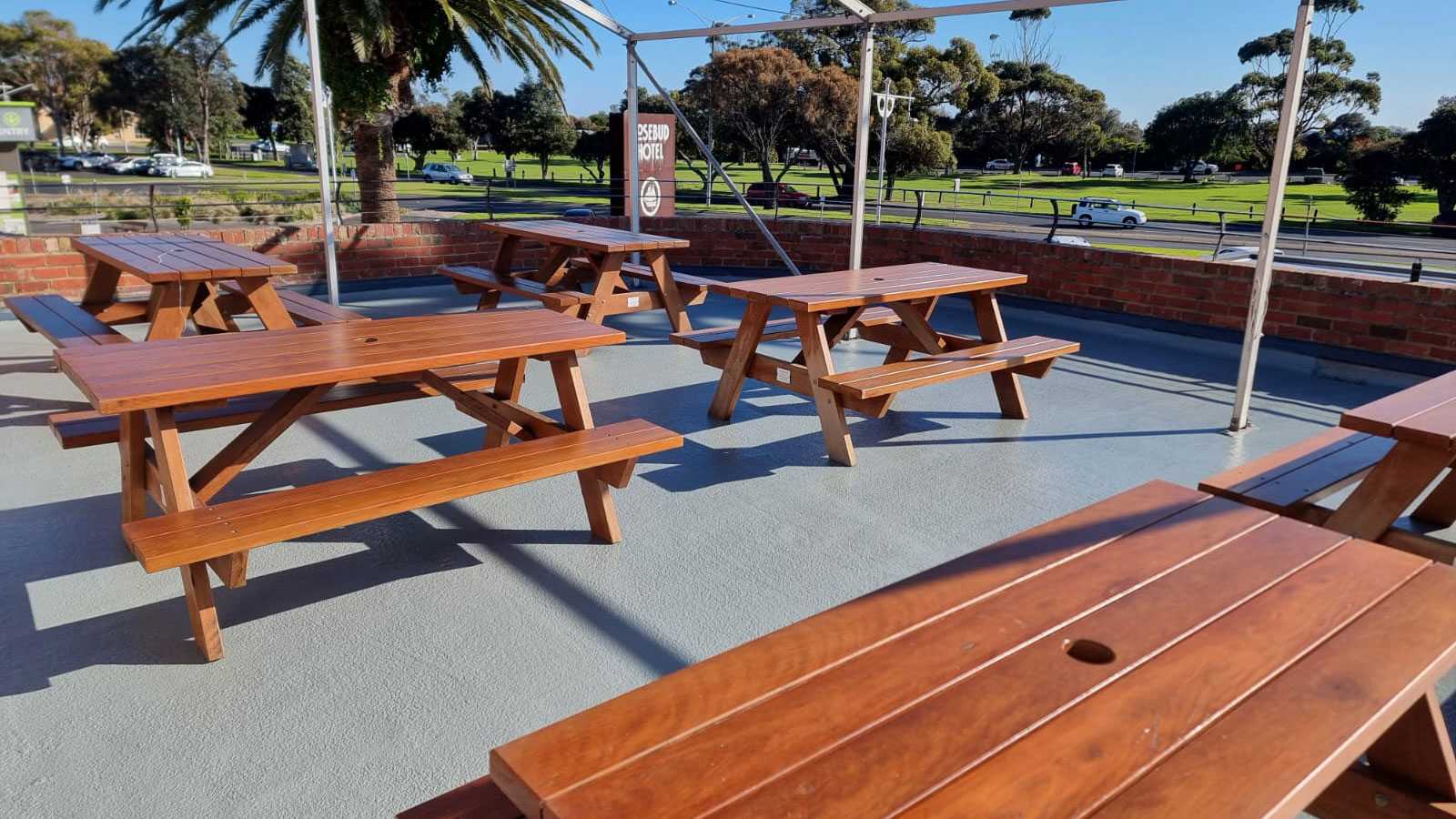 concrete-resurfacing-outdoor-restaurant
