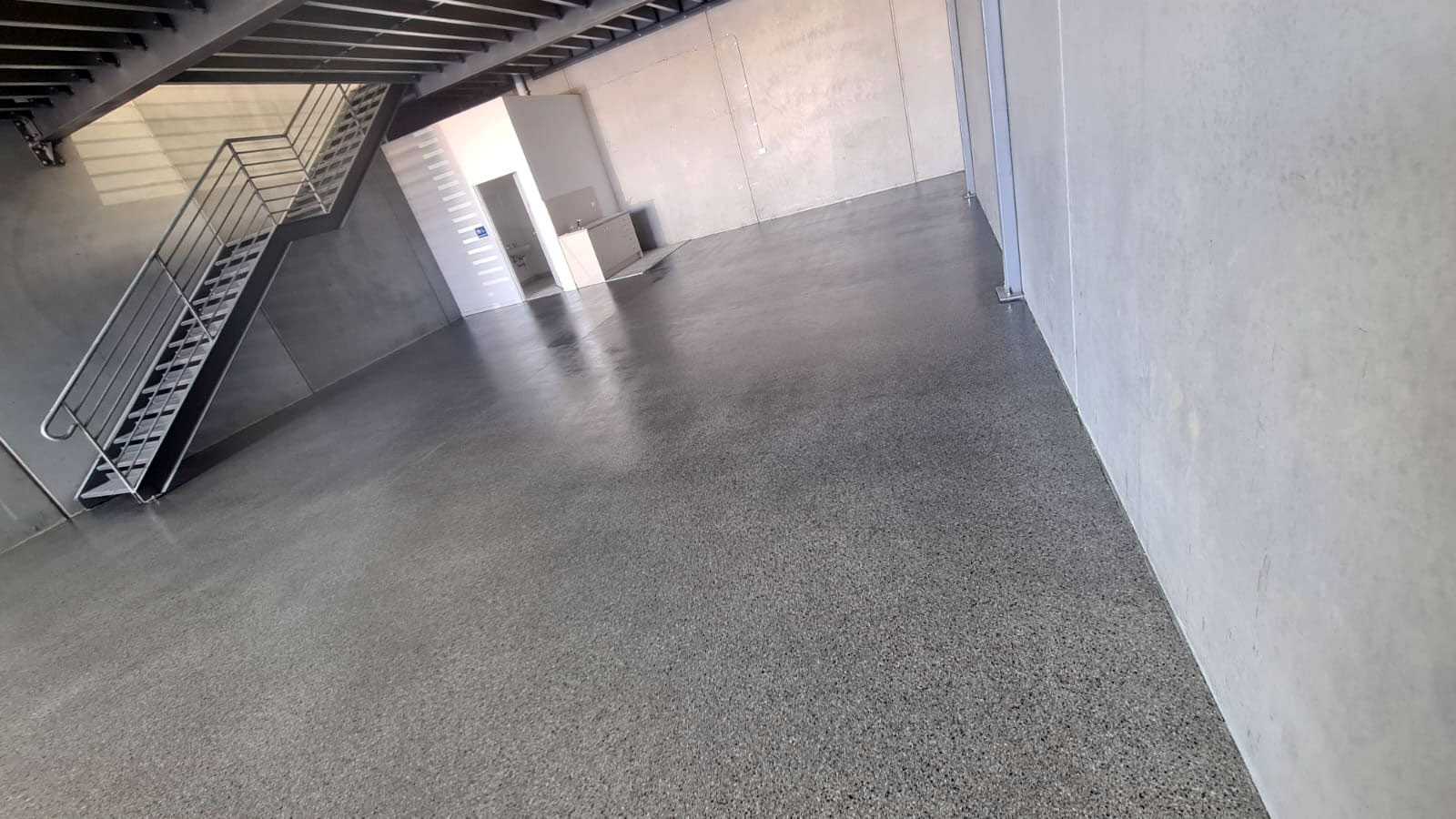 epoxy-flake-flooring
